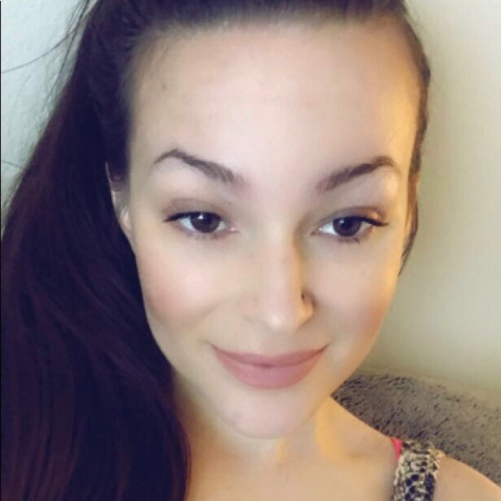 Meet your Posher, Monica
